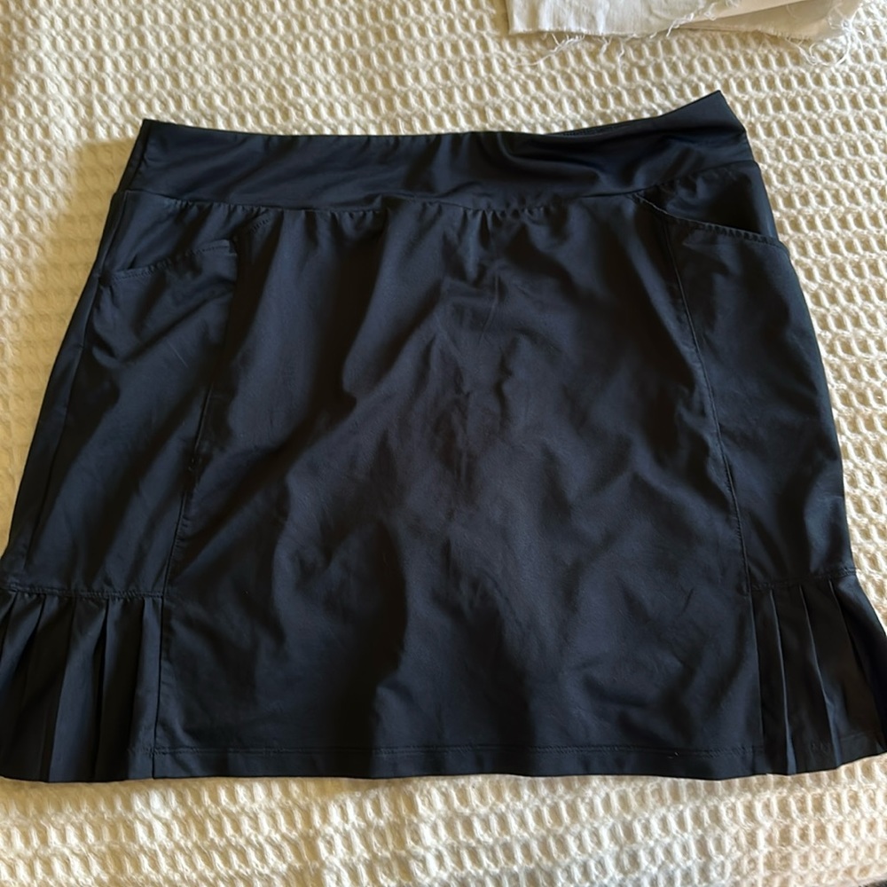 Tail white label golf skort